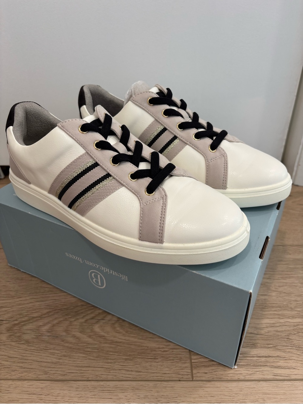 Life Stride White Sneakers with Taupe and Black Accents size 10W